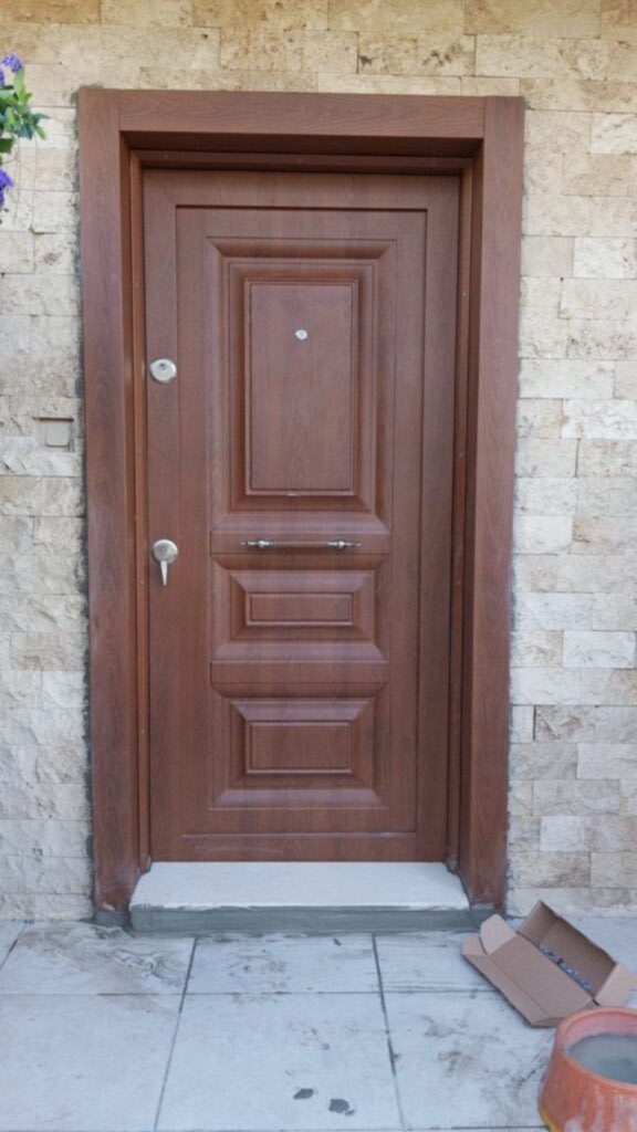 Çeşme Çelik Kapı