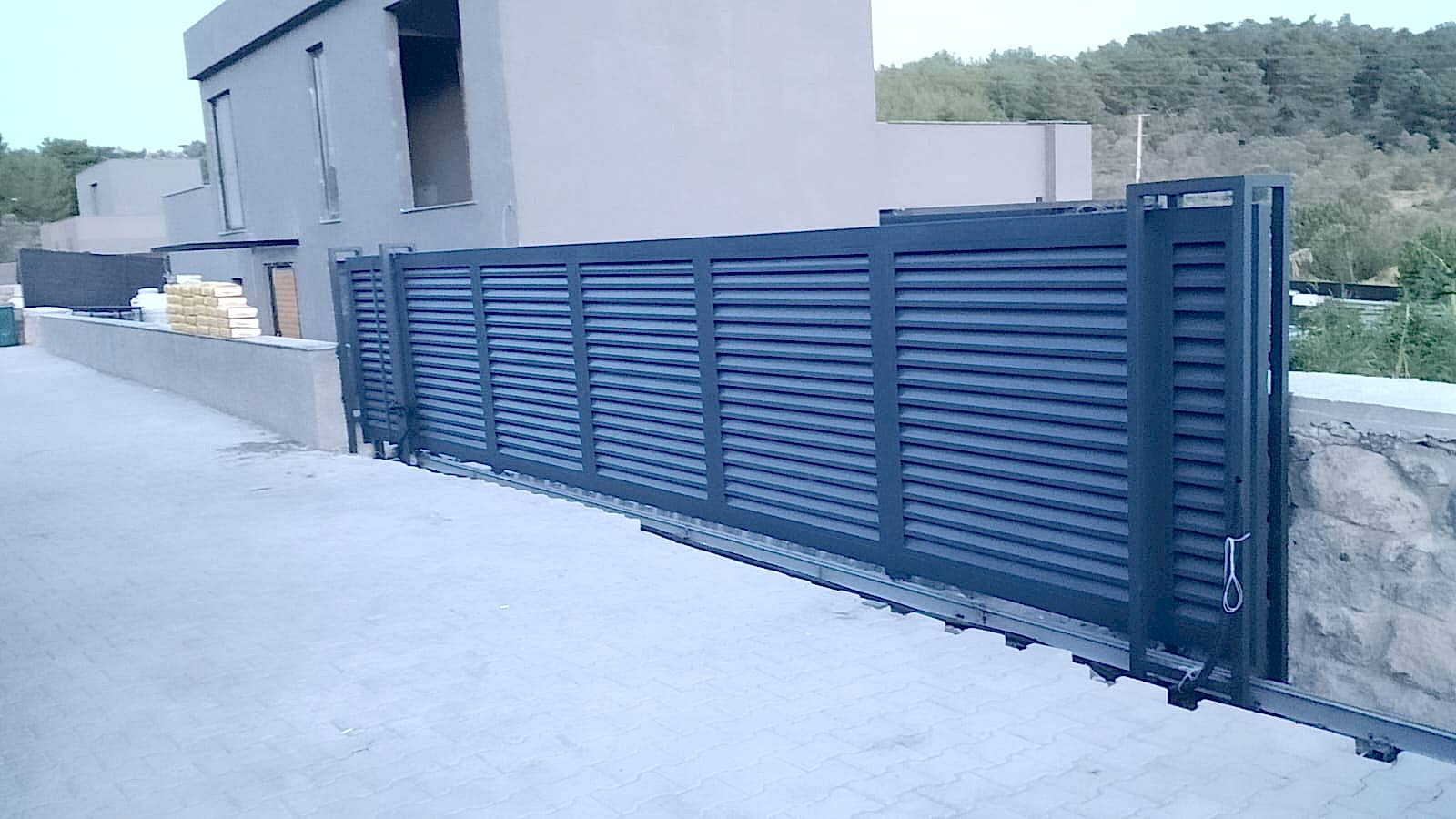 Çeşme Güneş Kırıcı Panel