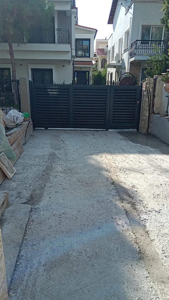 Çeşme Güneş Kırıcı