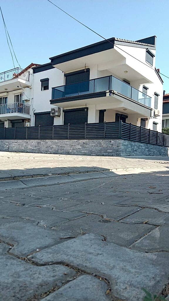 Çeşme Güneş Kırıcı