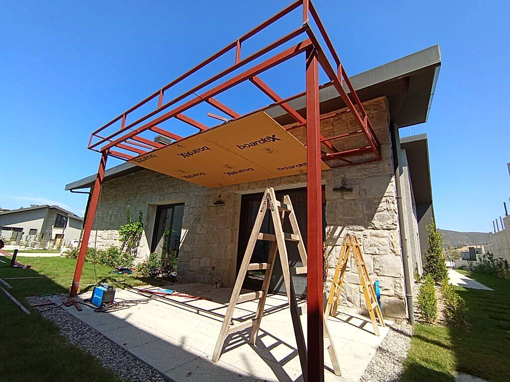 Çeşme Demir Pergole