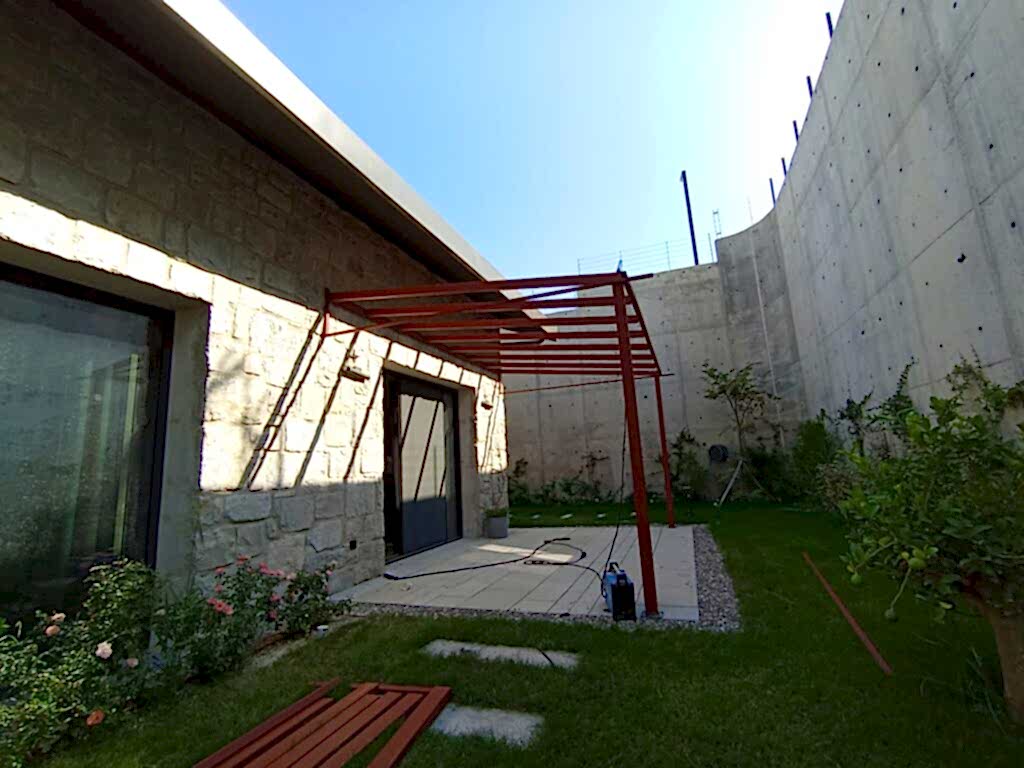 Çeşme Demir Pergole