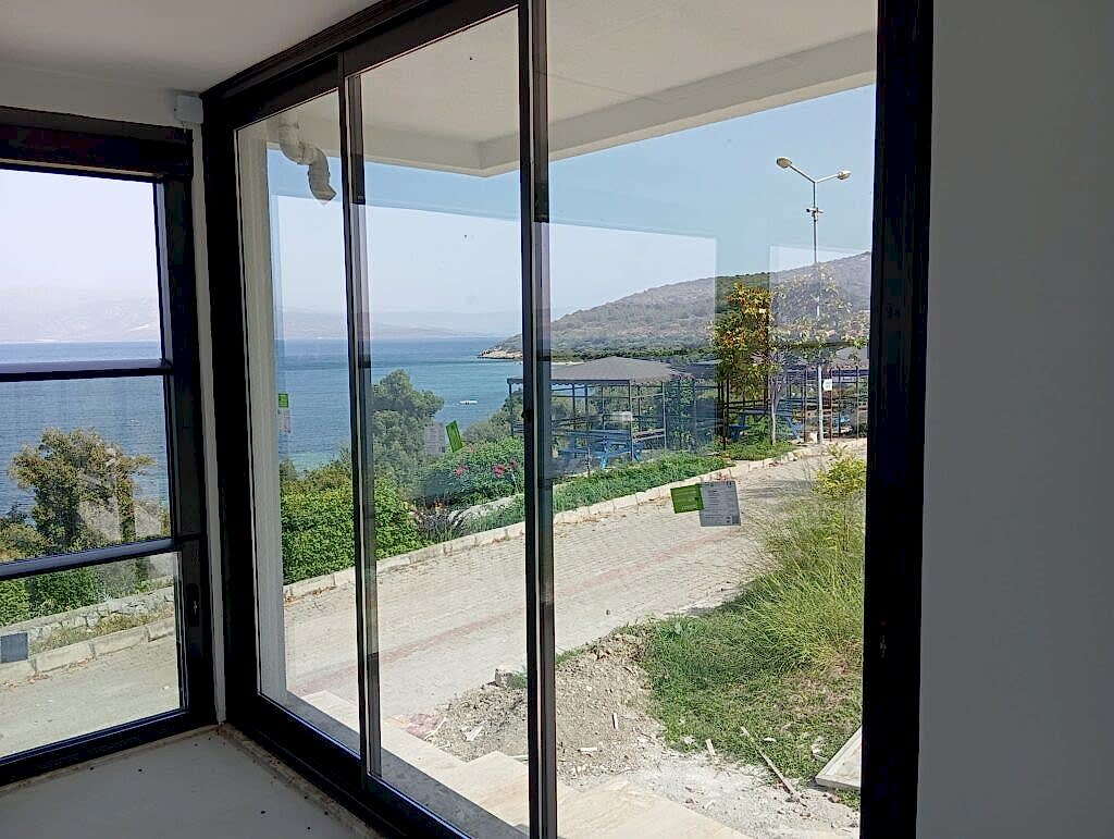 Çeşme Cam Balkon